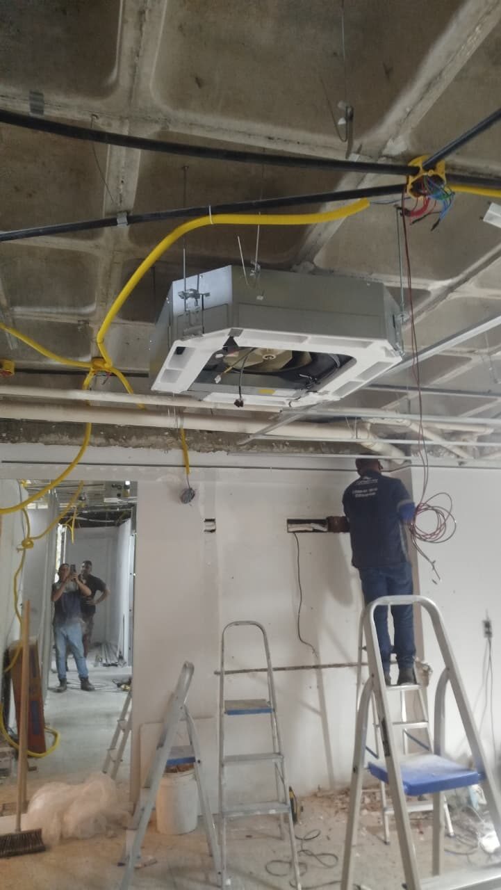 Infraestrutura e instalação de piso teto em obra em João Pessoa